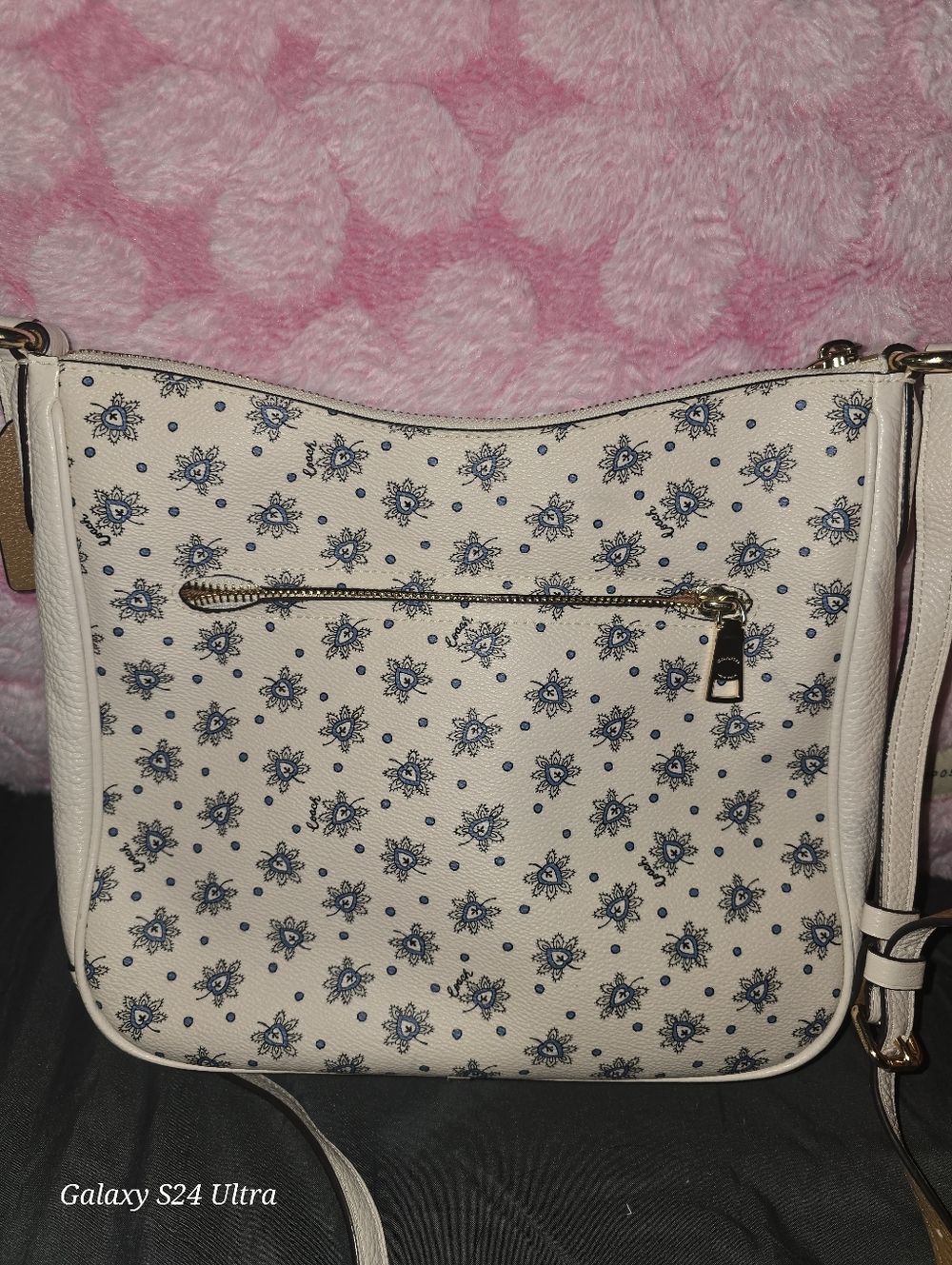 Coach Chaise Crossbody bag featuring a floral signature print - Picture 3 of 5